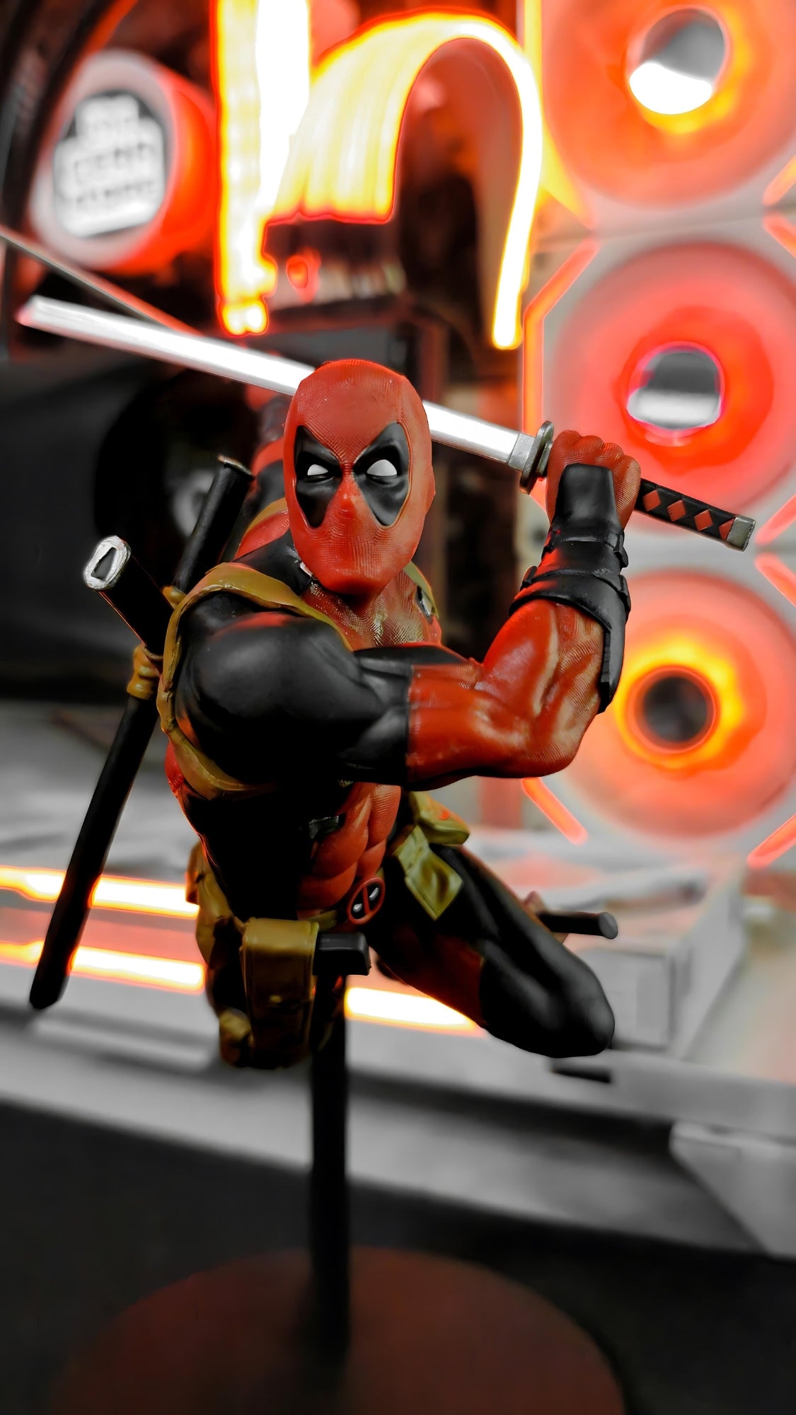 Deadpool - Luminasta alternate product view 4