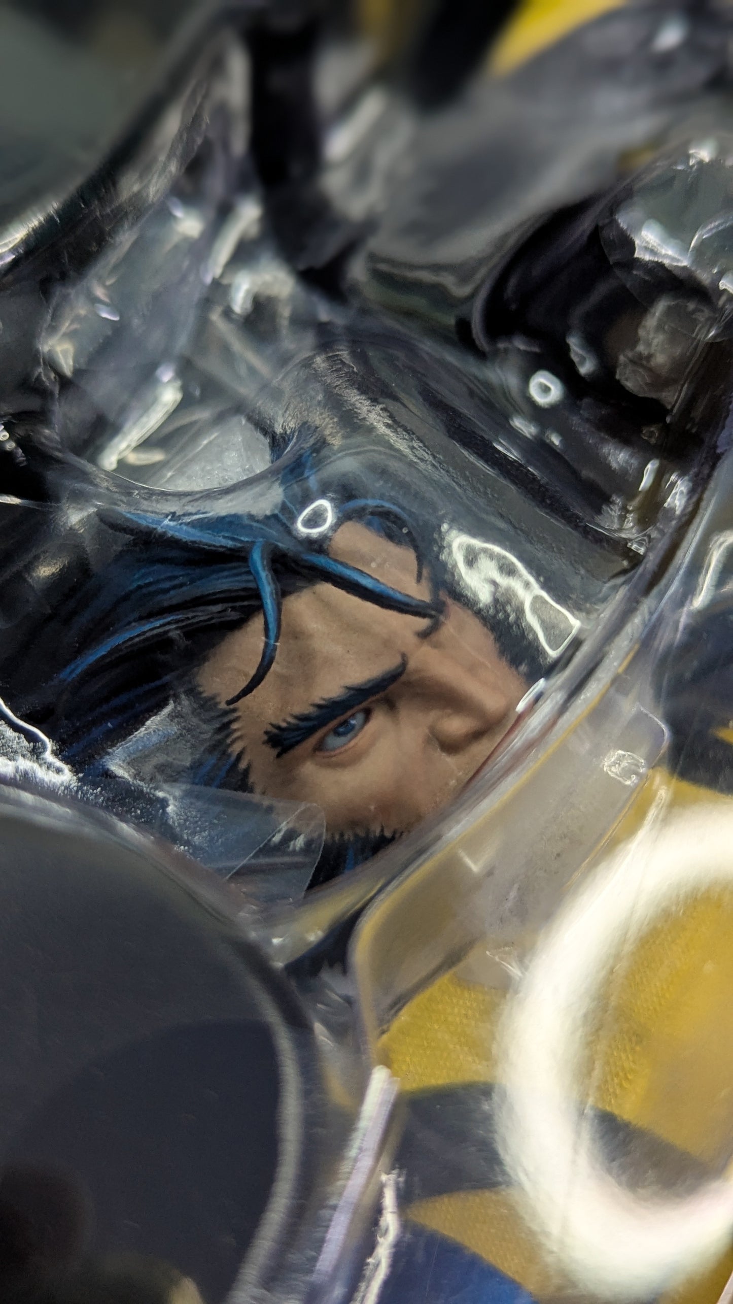 Wolverine (Unmasked) 1/6 Hono Studio - Hot Toys alternate product view 26