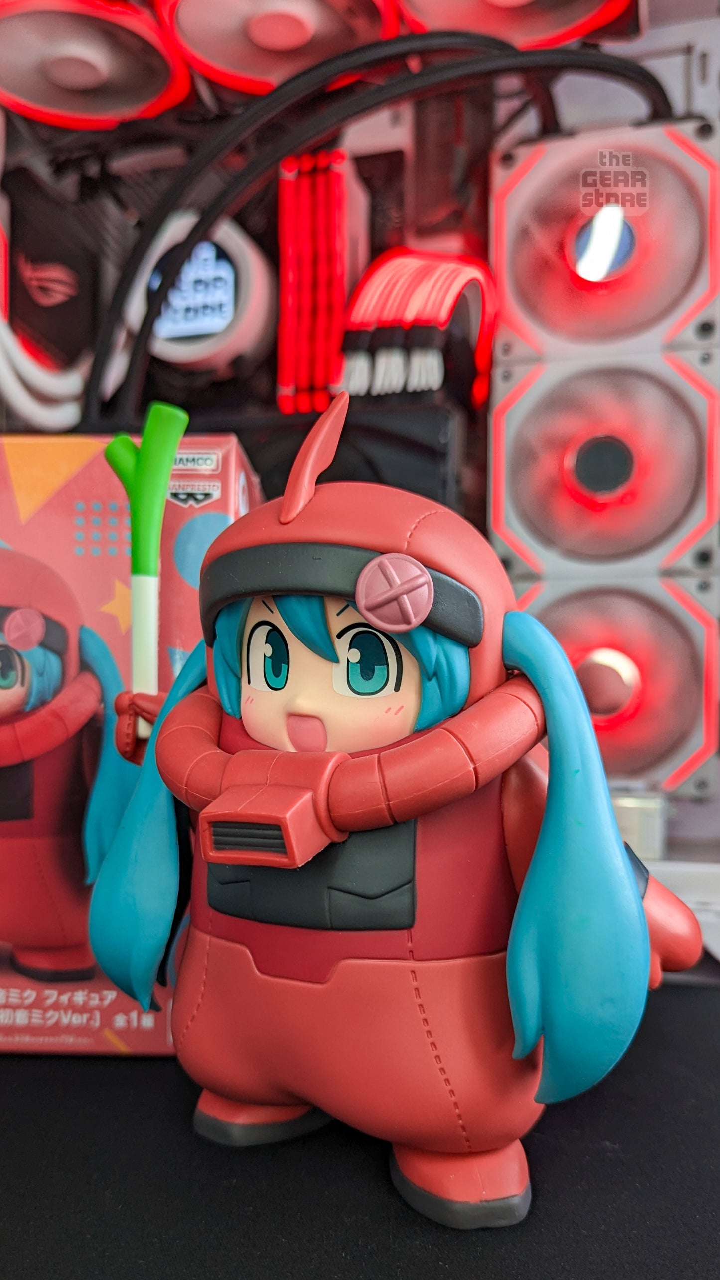 Hatsune Miku x Gundam 45th Anniversary Char's Zaku