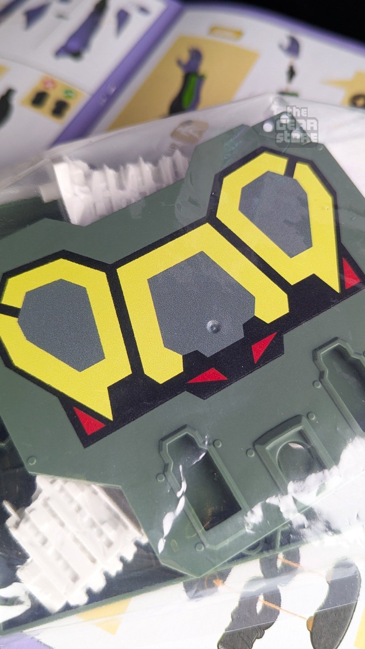 Evangelion Test Type-01 Blokees Action Edition (Rebuild): Box side showing the umbilical cable, stand and ruined building