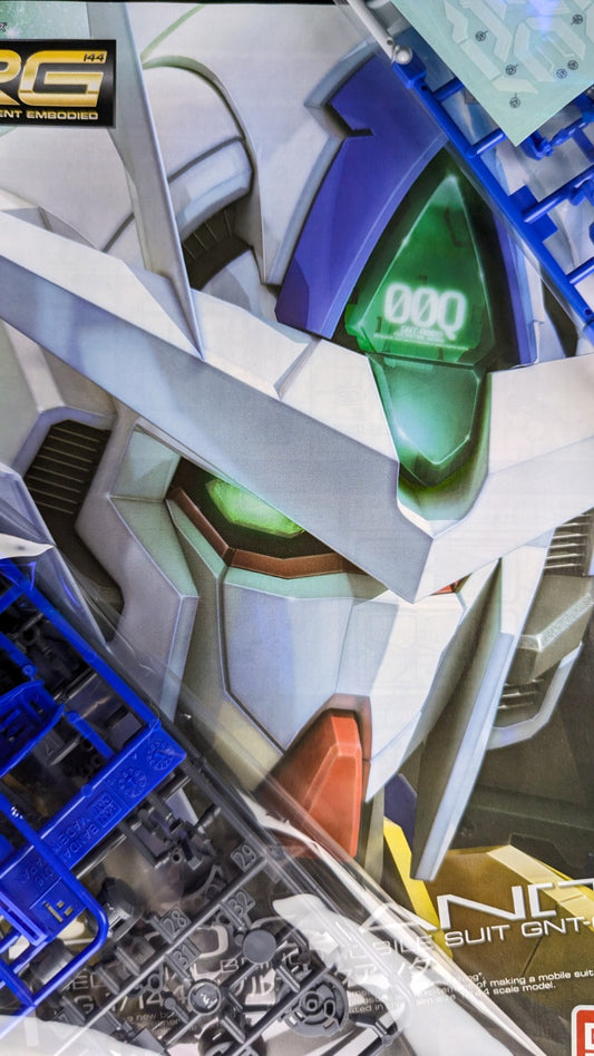 RG 00 QAN[T] box art with blue and grey runners