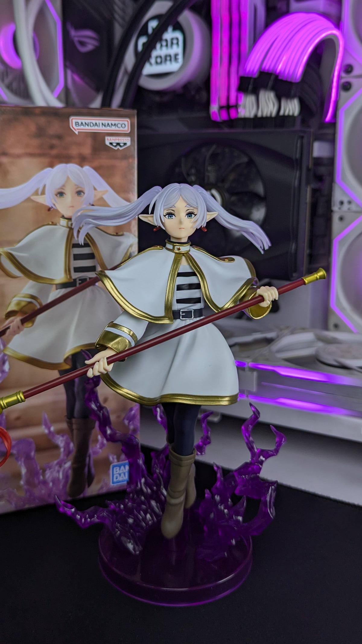 Effectreme Frieren figure displayed beside its Banpresto box